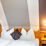 Wein- Und Gaestehaus Lutz