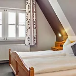 Wein- Und Gaestehaus Lutz