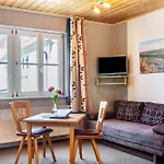 Wein- Und Gaestehaus Lutz ゲストハウス イプホーフェン