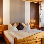 Wein- Und Gaestehaus Lutz 3* イプホーフェン