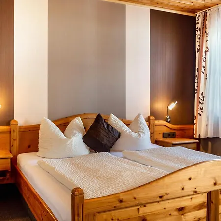 Wein- Und Gaestehaus Lutz Gasthuis 3*