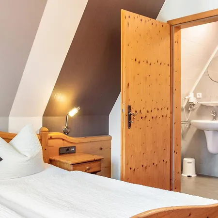 Wein- Und Gaestehaus Lutz Gasthuis 3*