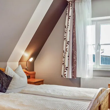 Wein- Und Gaestehaus Lutz Gasthuis 3*