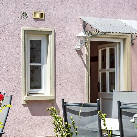 Wein- Und Gaestehaus Lutz 3*