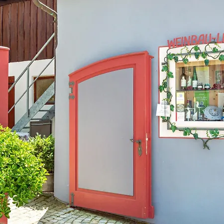 Wein- Und Gaestehaus Lutz ゲストハウス 3*