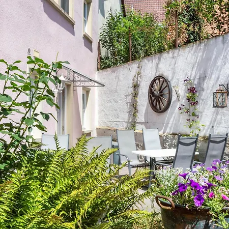Wein- Und Gaestehaus Lutz 3*