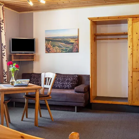 Wein- Und Gaestehaus Lutz Gasthuis