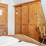 Wein- Und Gaestehaus Lutz 게스트하우스