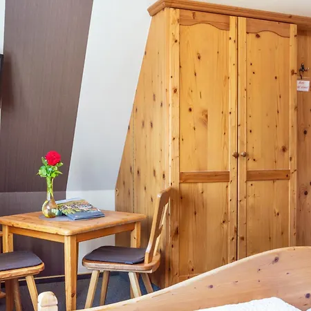 بيت ضيافة Wein- Und Gaestehaus Lutz