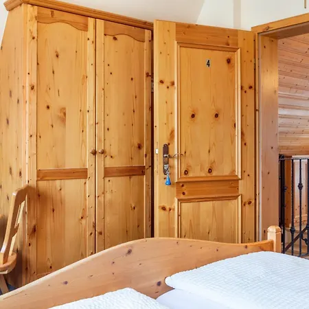 Wein- Und Gaestehaus Lutz 3*