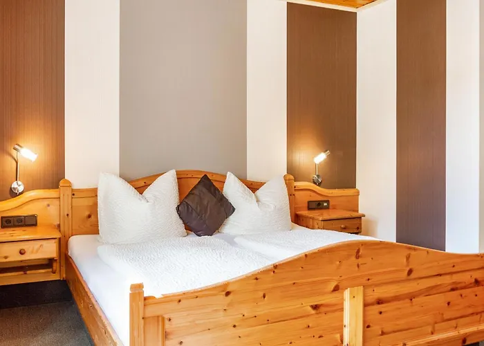 Wein- Und Gaestehaus Lutz 3*