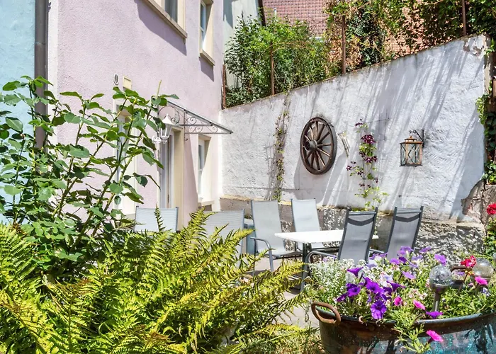 Πανσιόν Wein- Und Gaestehaus Lutz