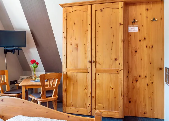 Wein- Und Gaestehaus Lutz Πανσιόν